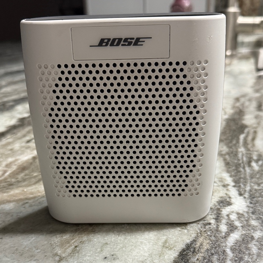 Bose Compact White Bluetooth Speaker